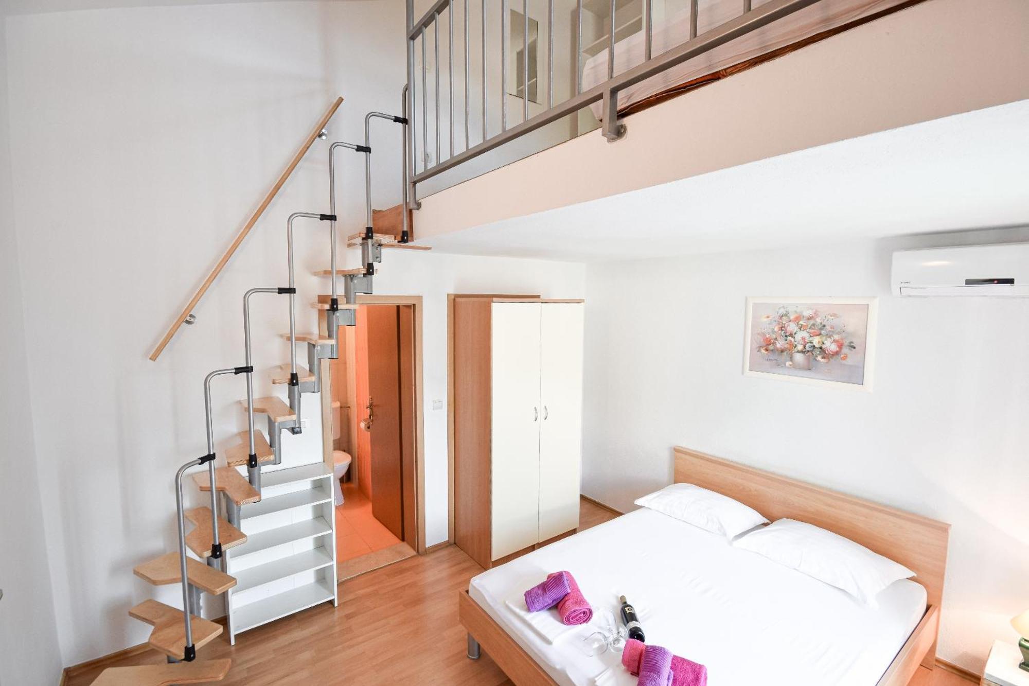 Zrinka Apartment *